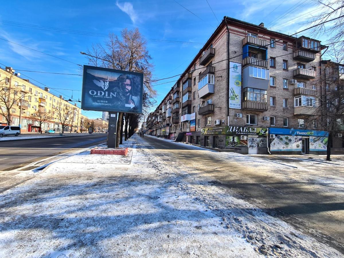 1-Room View Apartment Near Inturist On Sobornyi Avenue 143, By Grandhome Zaporizhia Exterior photo